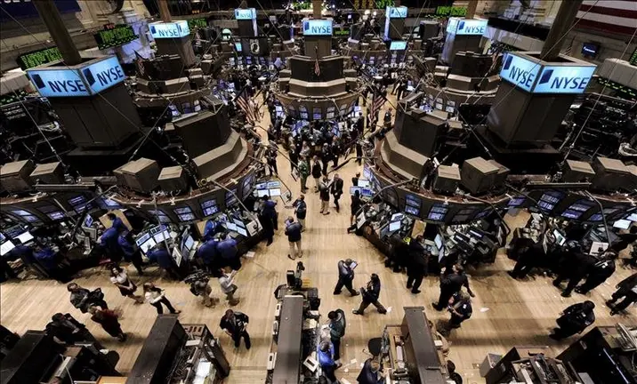 Wall Street cierra con fuertes p&eacute;rdidas y el Dow Jones baja un 1 por ciento