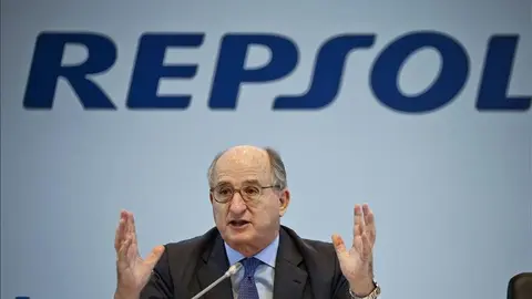 Repsol gana 832 millones hasta septiembre, un 49,5 % menos, por la ca&iacute;da del crudo