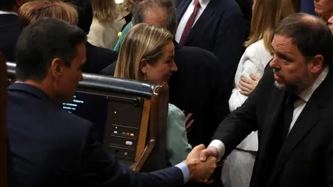Imagen saludo S&aacute;nchez y Junqueras